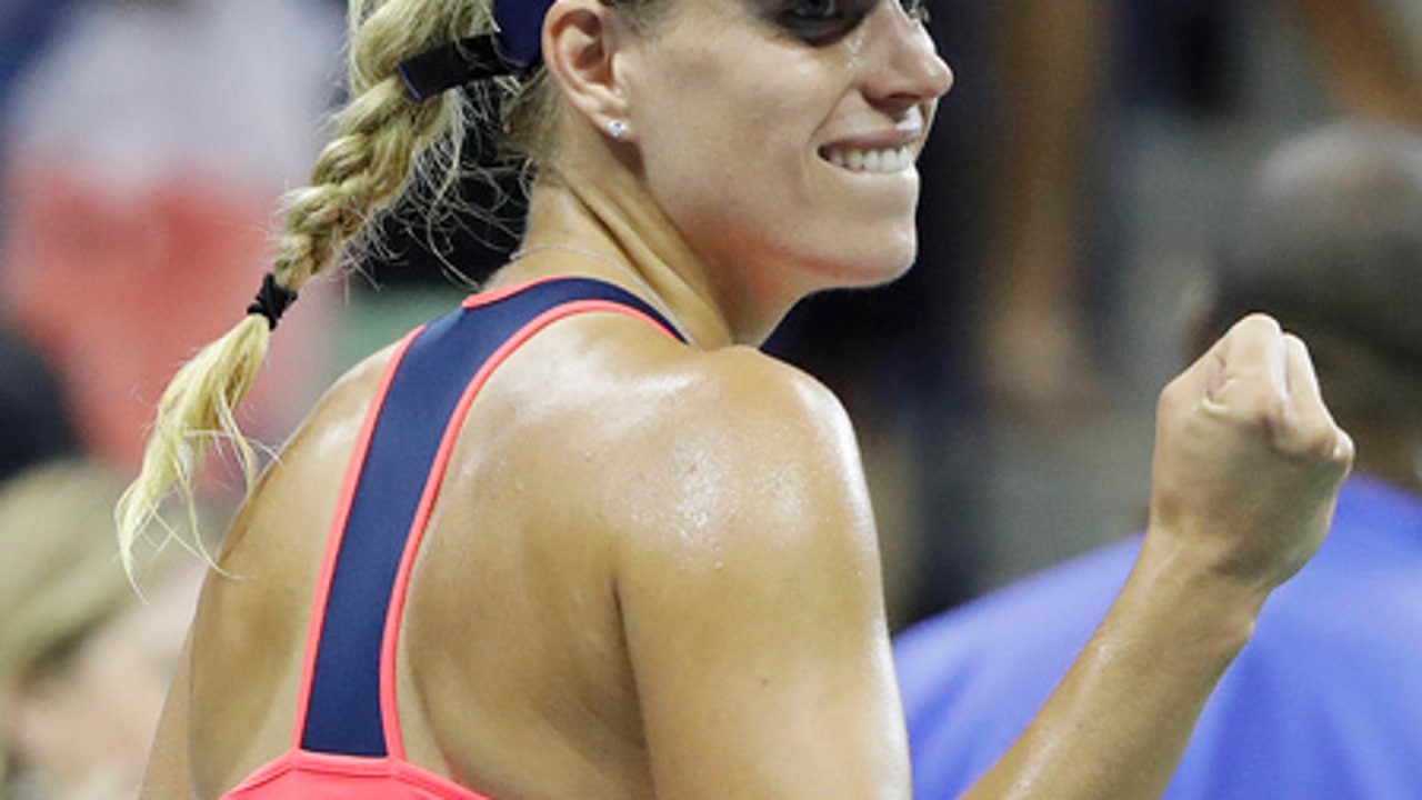 The Latest: Despite elbow issue, Djokovic into US Open QFs